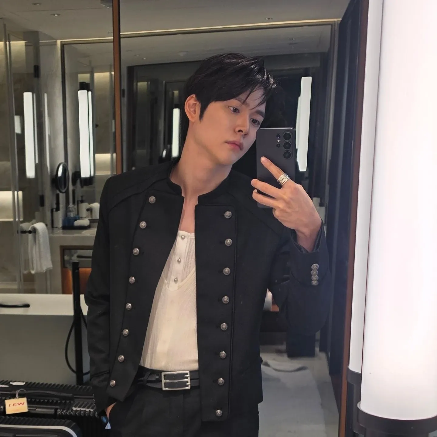 Recent activity shot of Eunseok (RIIZE)