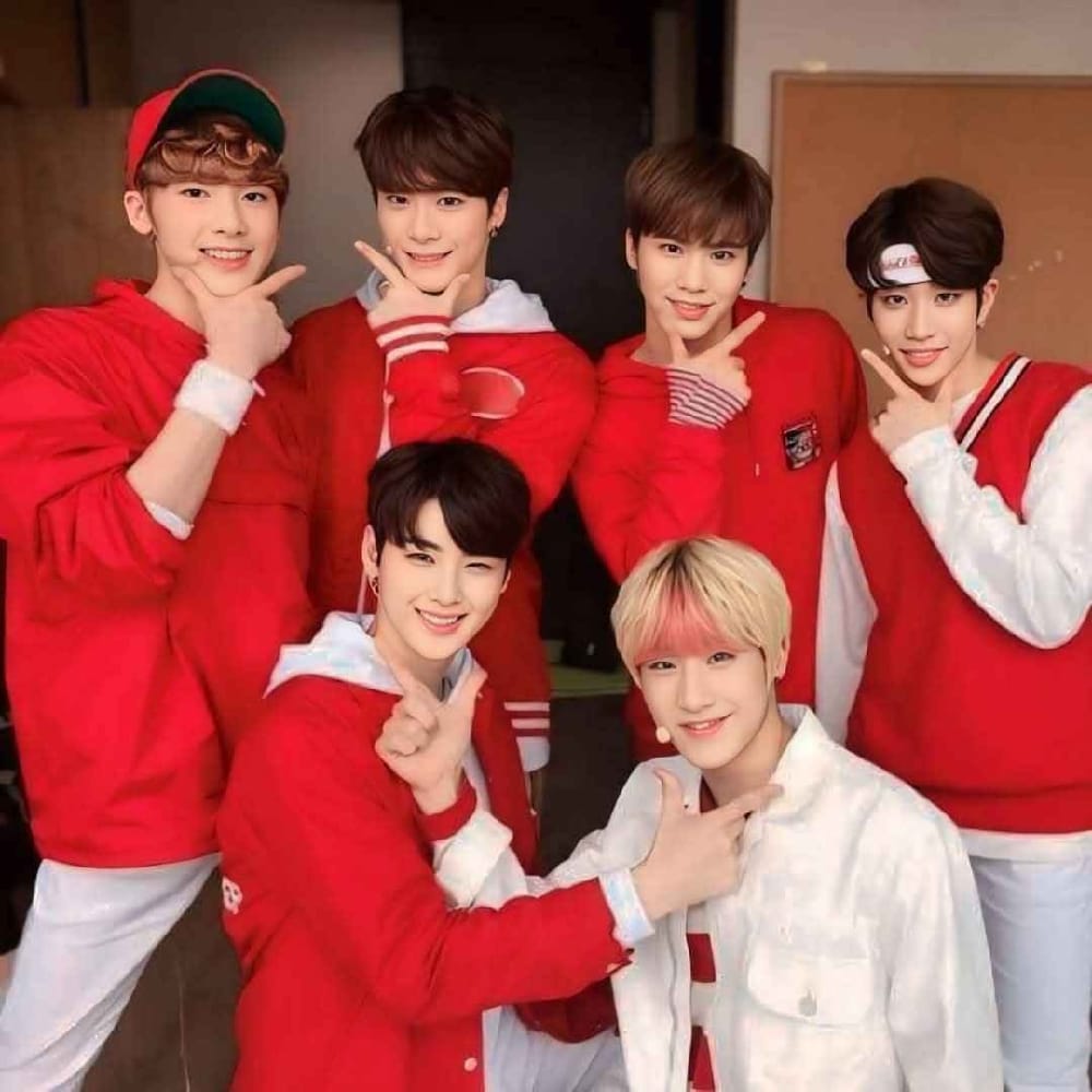 아스트로의 최신 사진