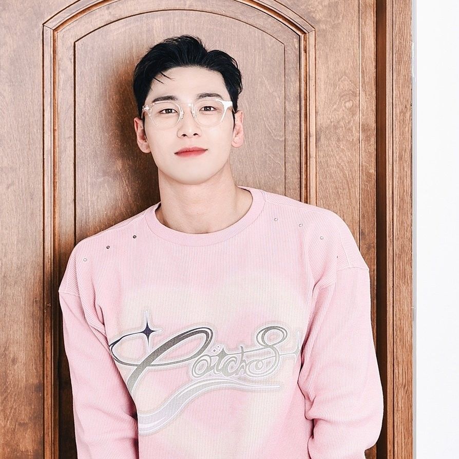 Behind-the-scenes cut of Baekho