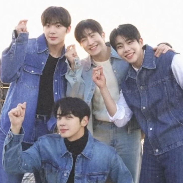 아스트로 최근 활동샷