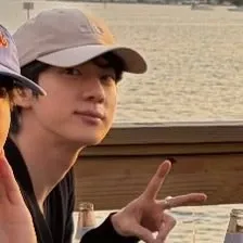 Foto terbaru Jin (BTS)