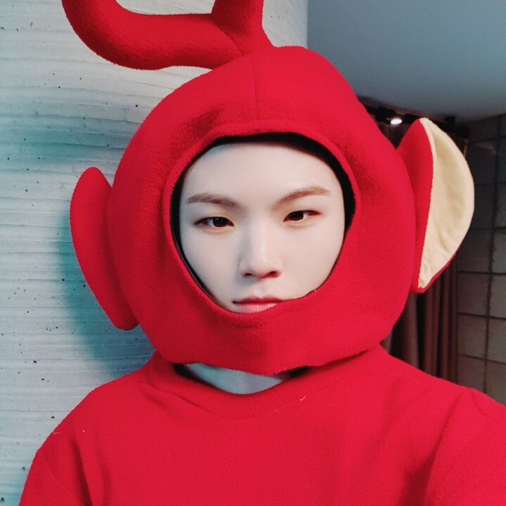 Woozi (SEVENTEEN)的幕後花絮