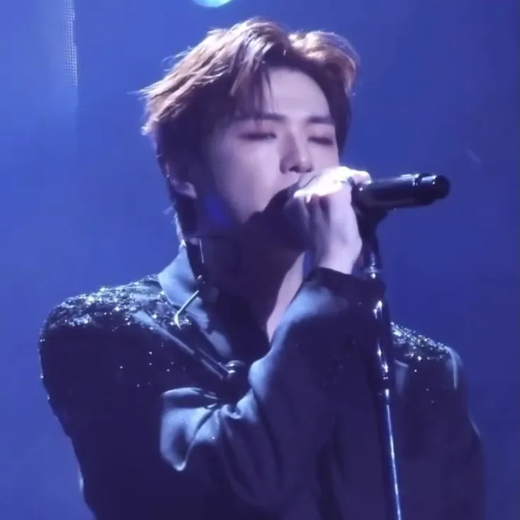 강다니엘 최근 활동샷