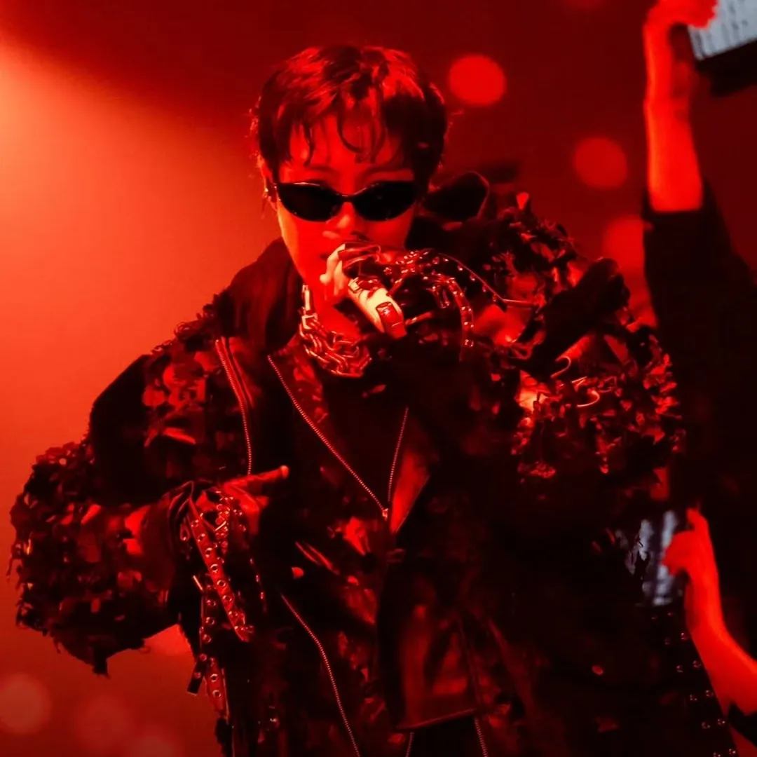 Foto aktivitas terbaru j-hope (BTS)