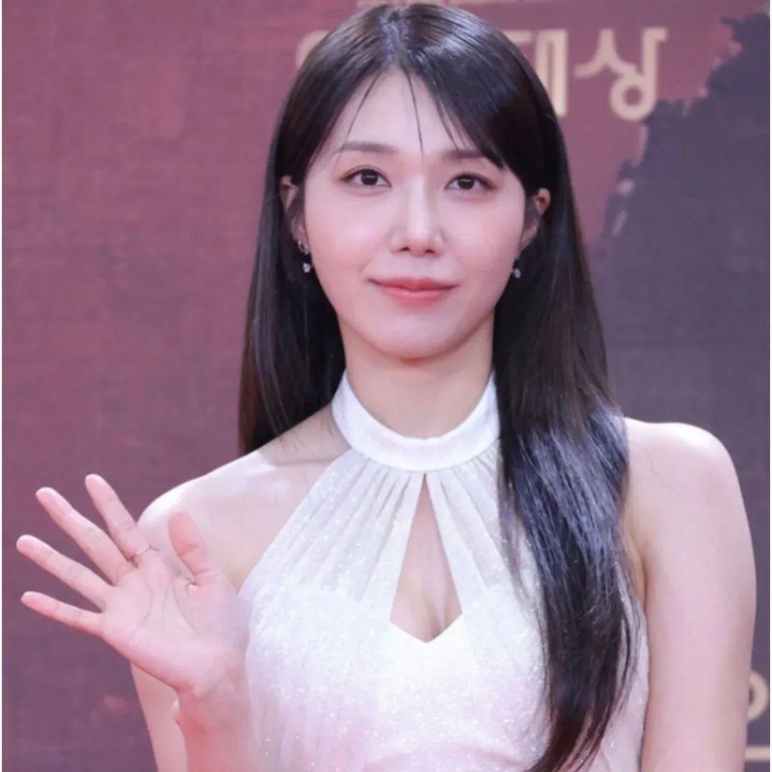 Foto aktivitas terbaru Jeong Eunji (Apink)