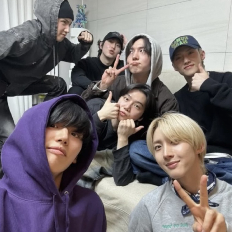 PENTAGON的最新照片