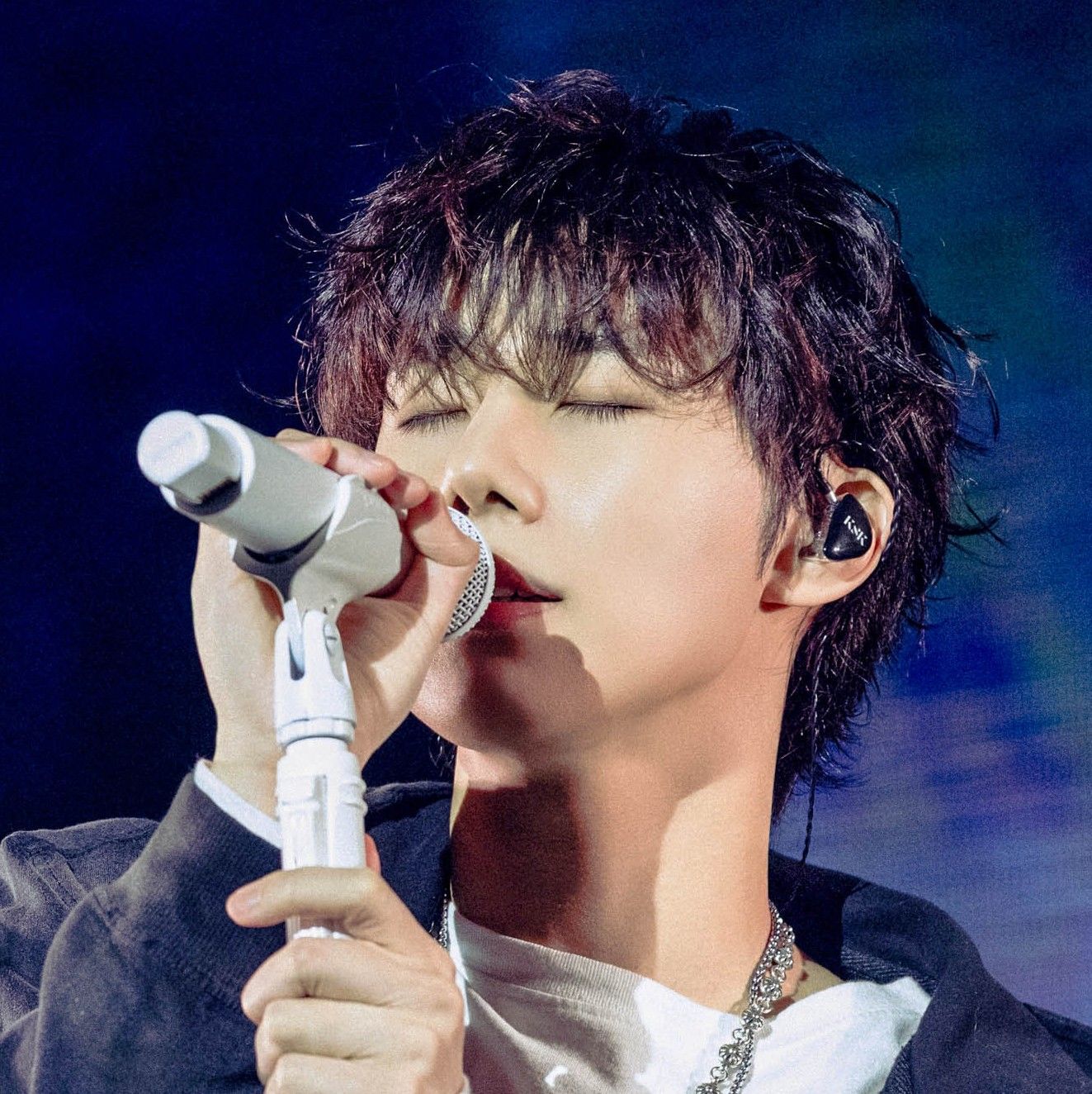 A moment captured by Sungkyu (INFINITE)'s fan