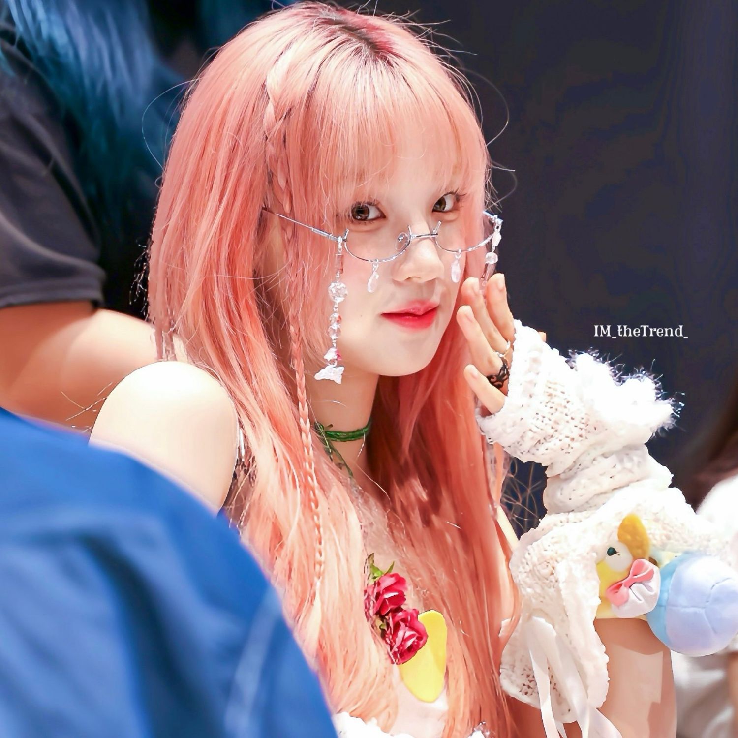 Behind-the-scenes cut of Yuqi (i-dle)