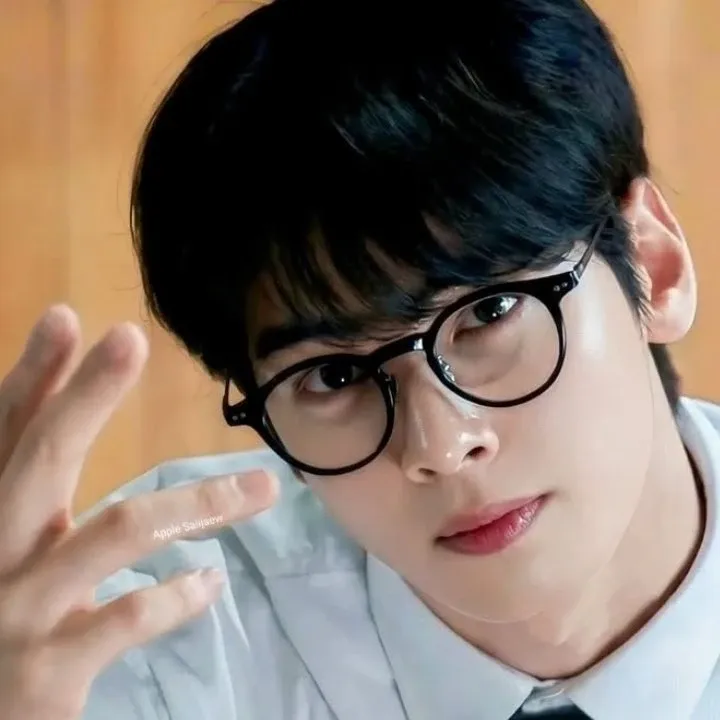 Latest photo of Eunwoo (ASTRO)
