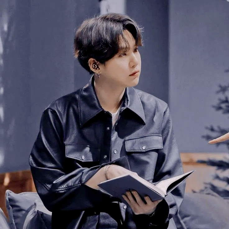 Potret di balik layar SUGA (BTS)
