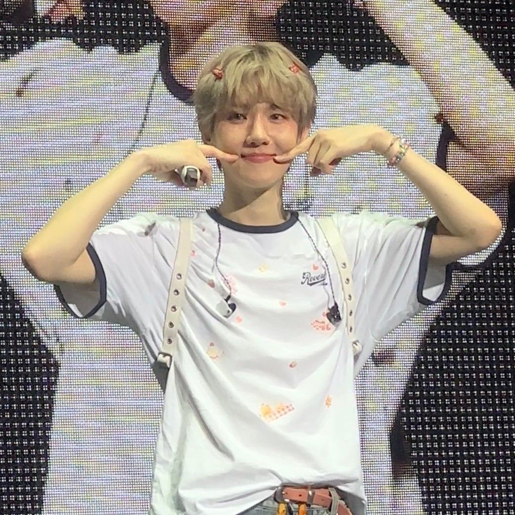 Behind-the-scenes cut of Baekhyun (EXO)