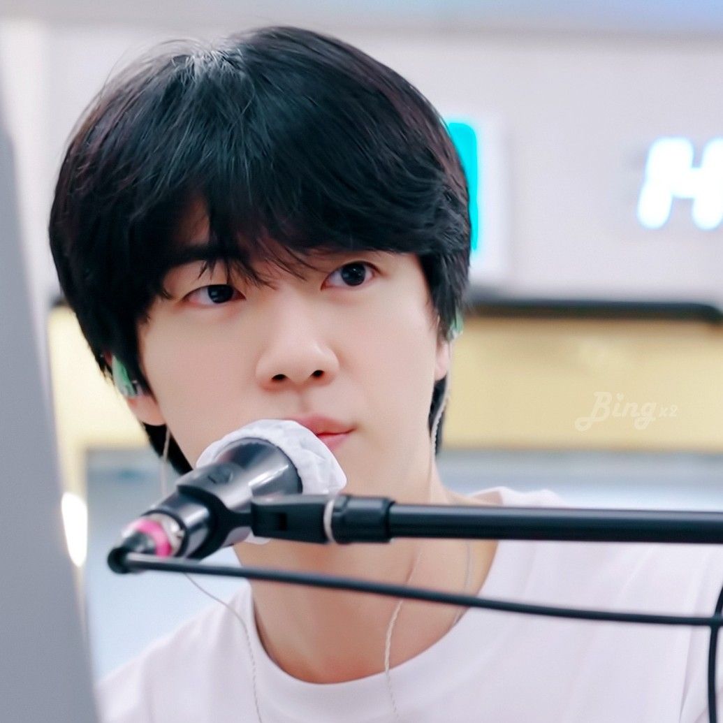 ジン (BTS)の最新写真