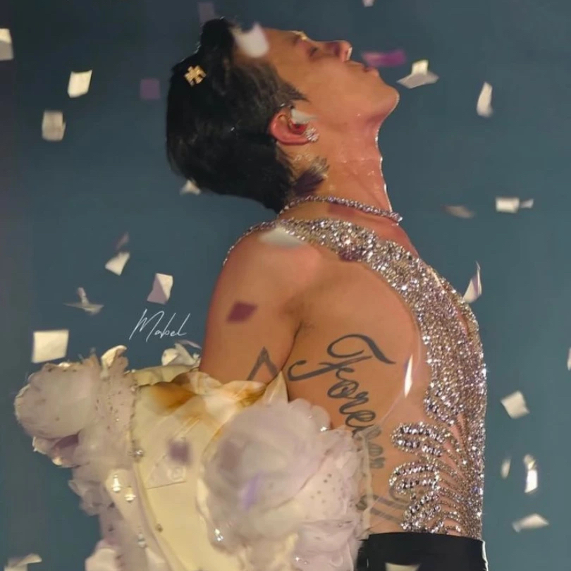 Latest photo of G-DRAGON (BIGBANG)