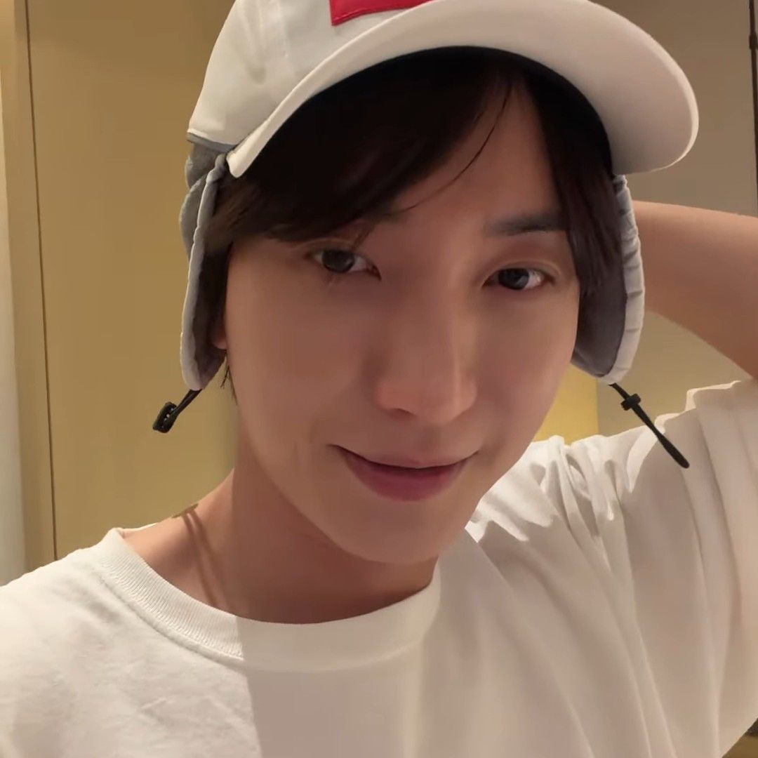 Behind-the-scenes cut of Leeteuk (Super Junior)