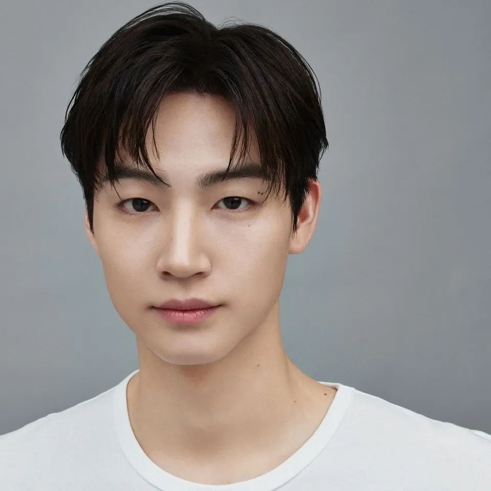 Recent activity shot of JAY B (GOT7)