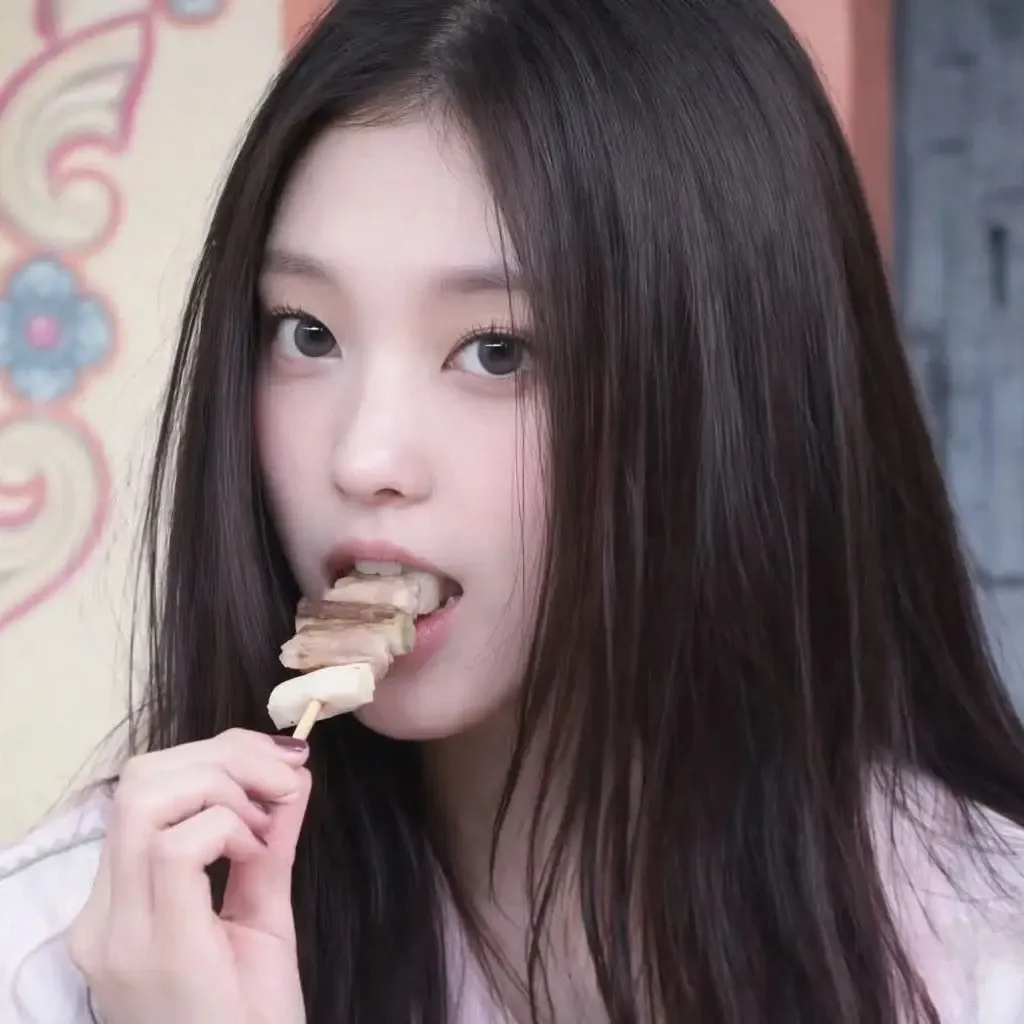 Hot post catching attention from 뉴진스's fandom