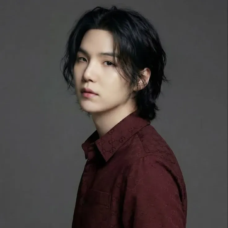 Foto aktivitas terbaru SUGA (BTS)