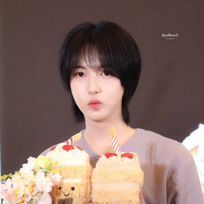 A moment captured by Renjun (NCT DREAM)'s fan