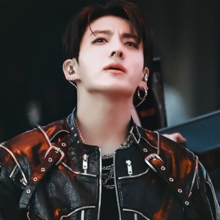 Foto aktivitas terbaru Jungkook (BTS)