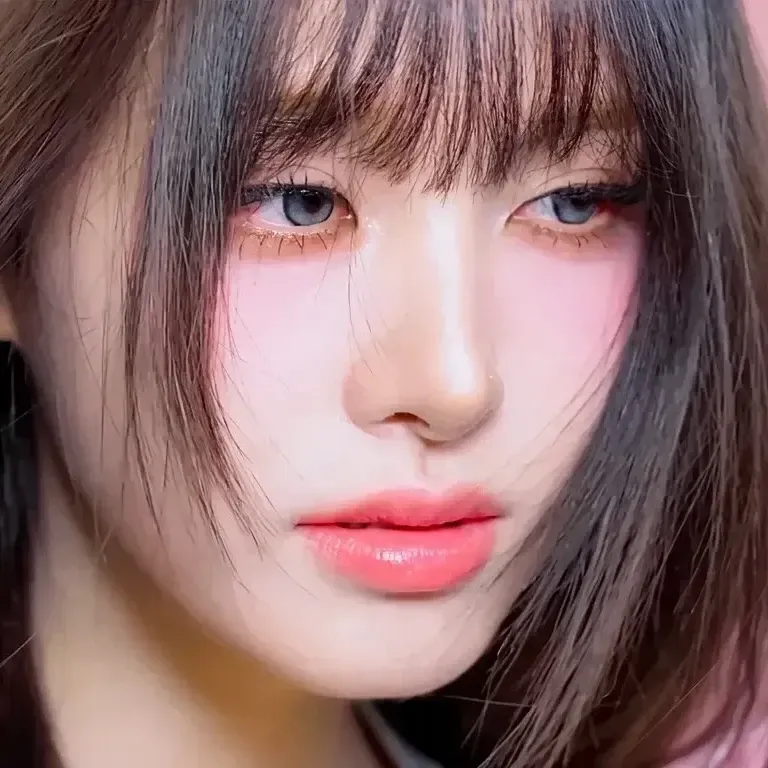 IVE リズ ファンダムコミュニティ │ KPOP人気No.1アプリ 最愛ドル