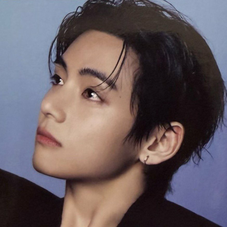 뷔 (방탄소년단)의 최신 사진