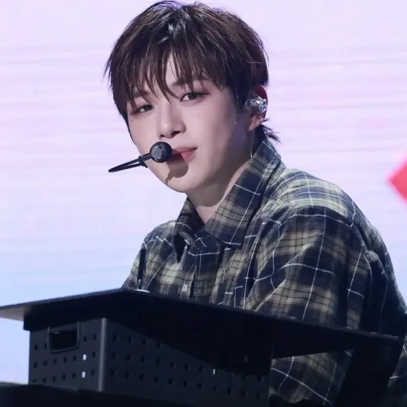 강다니엘의 비하인드 컷