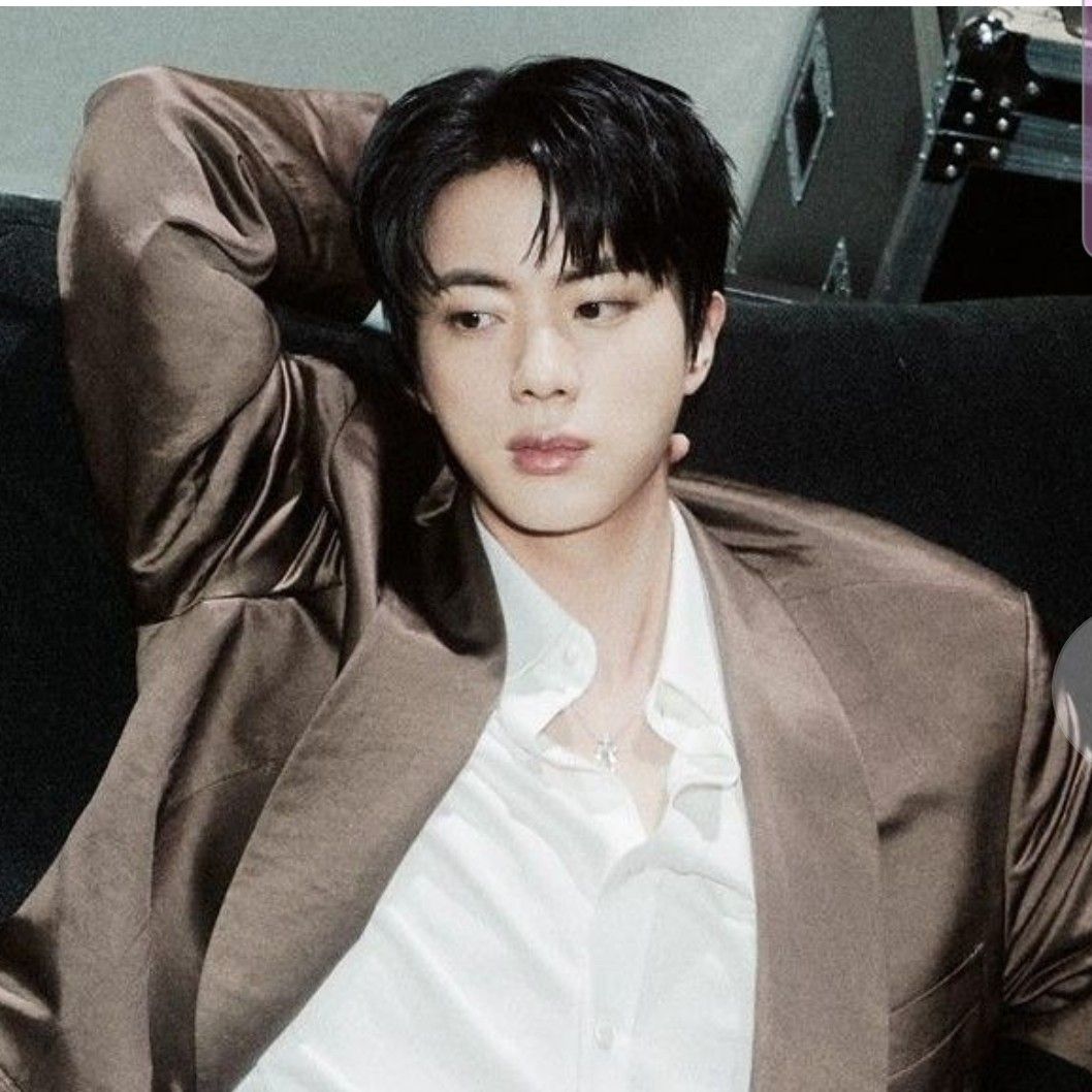 진 (방탄소년단)의 비하인드 컷