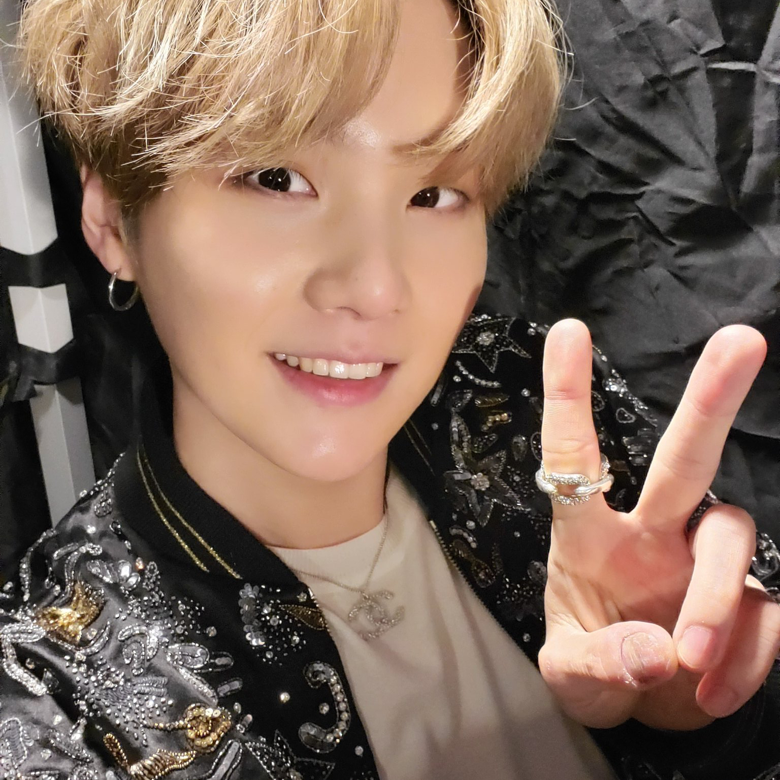 Potret di balik layar SUGA (BTS)