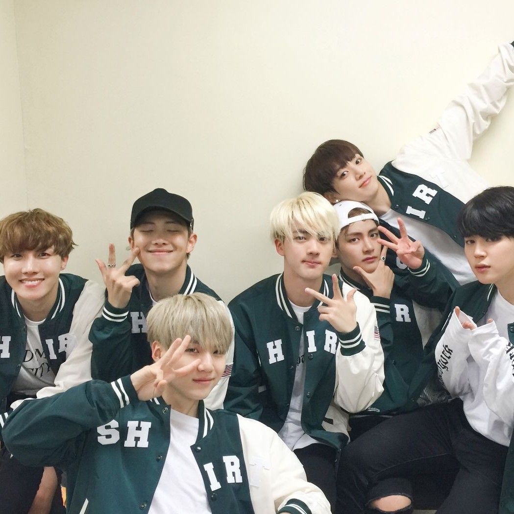 Momen yang diabadikan oleh penggemar BTS