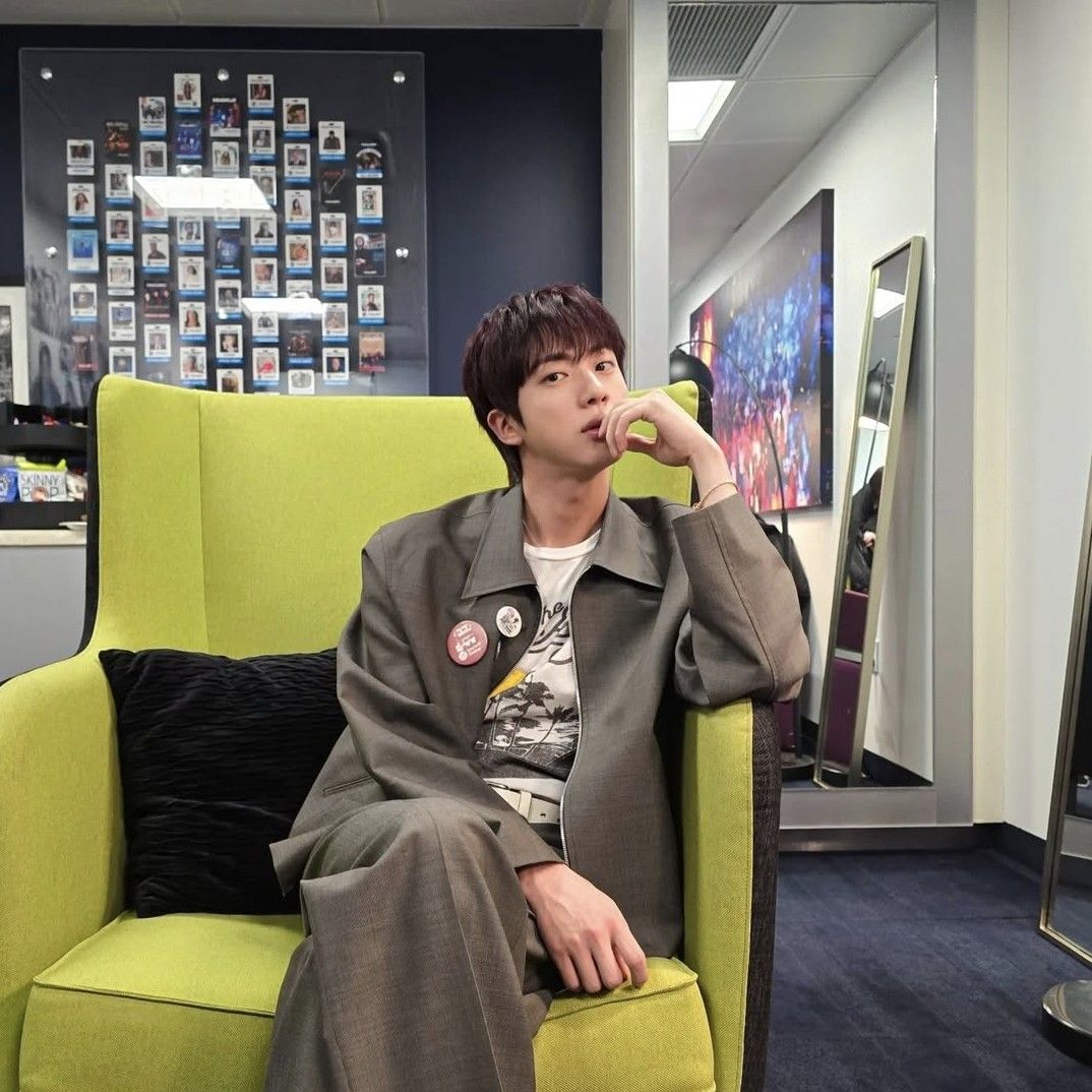 Foto terbaru Jin (BTS)