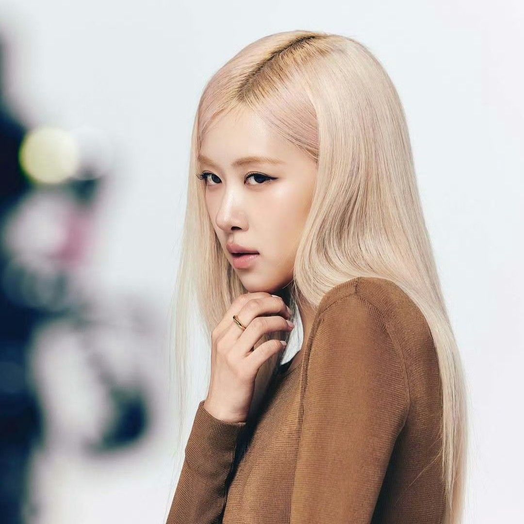 ROSÉ (BLACKPINK)的最新照片