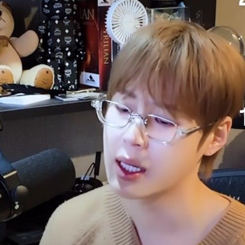 Behind-the-scenes cut of Ha Sungwoon