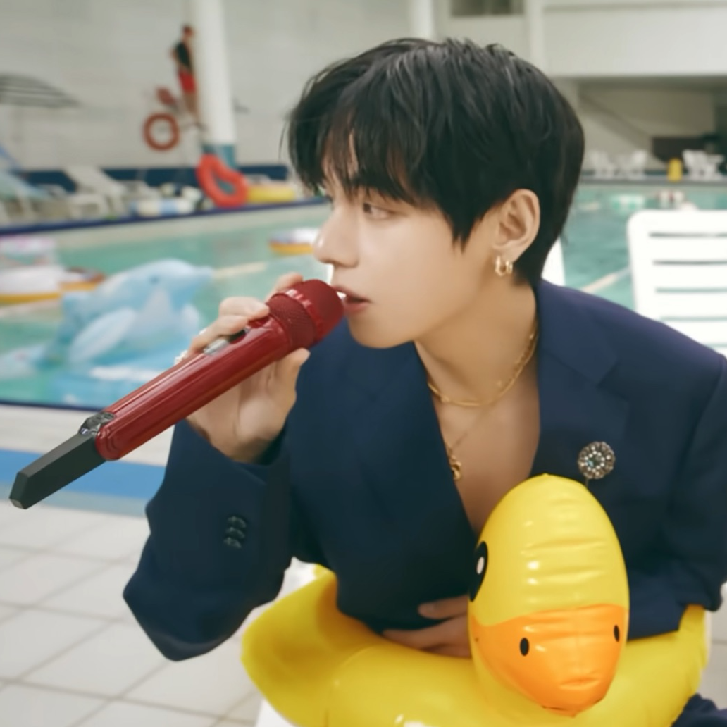 V (BTS)の舞台裏ショット