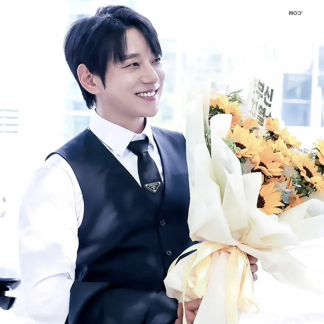 Latest photo of Hwang Chiyeol