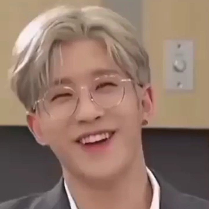 A moment captured by Jinjin (ASTRO)'s fan