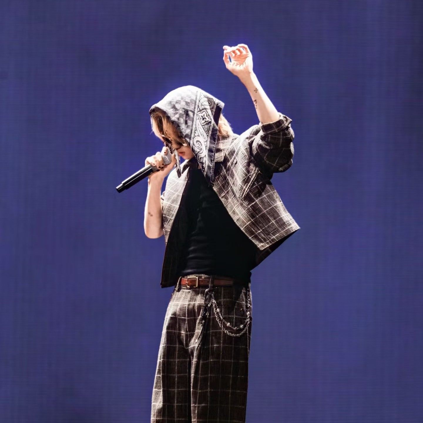 Behind-the-scenes cut of The 8 (SEVENTEEN)