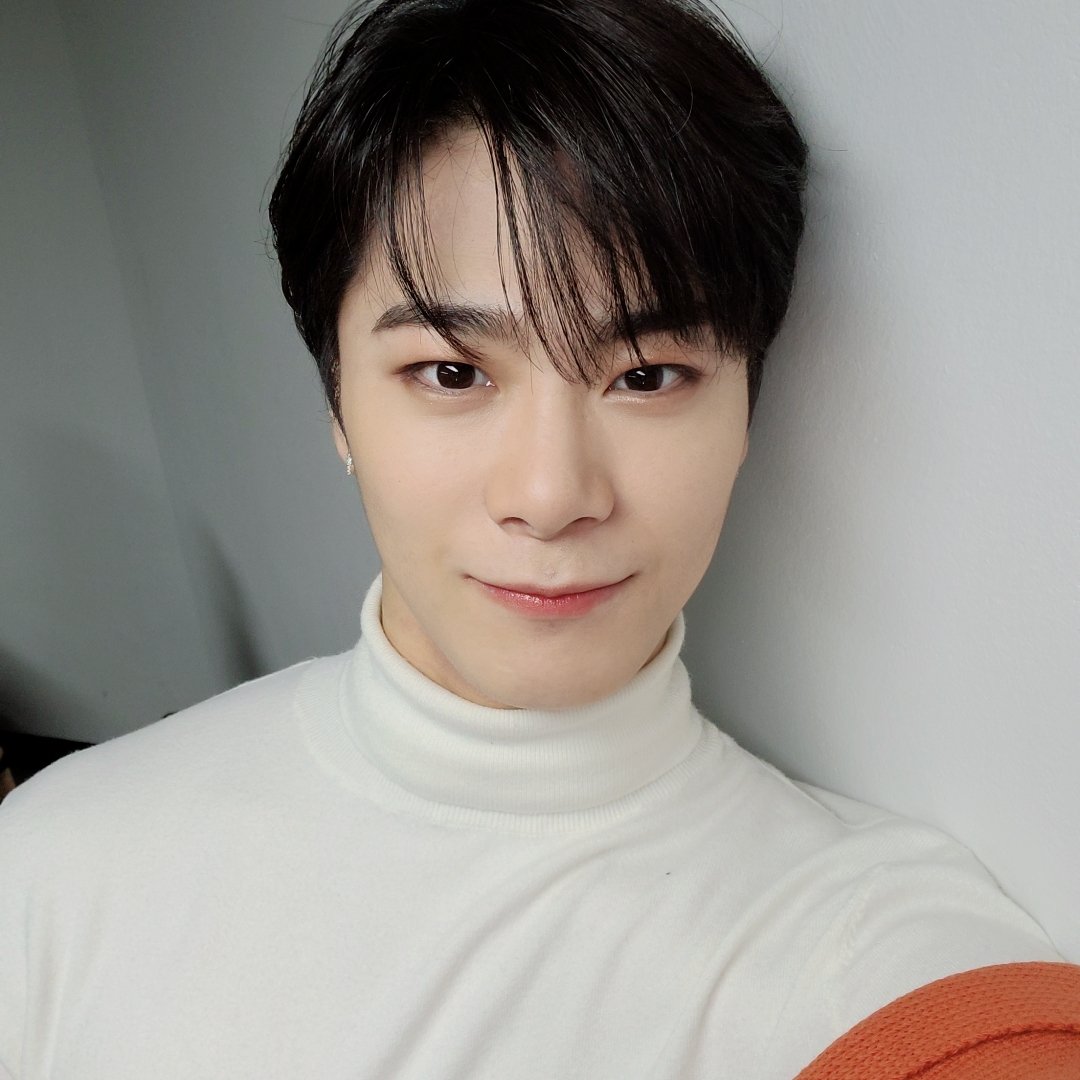 Latest photo of Moonbin (ASTRO)