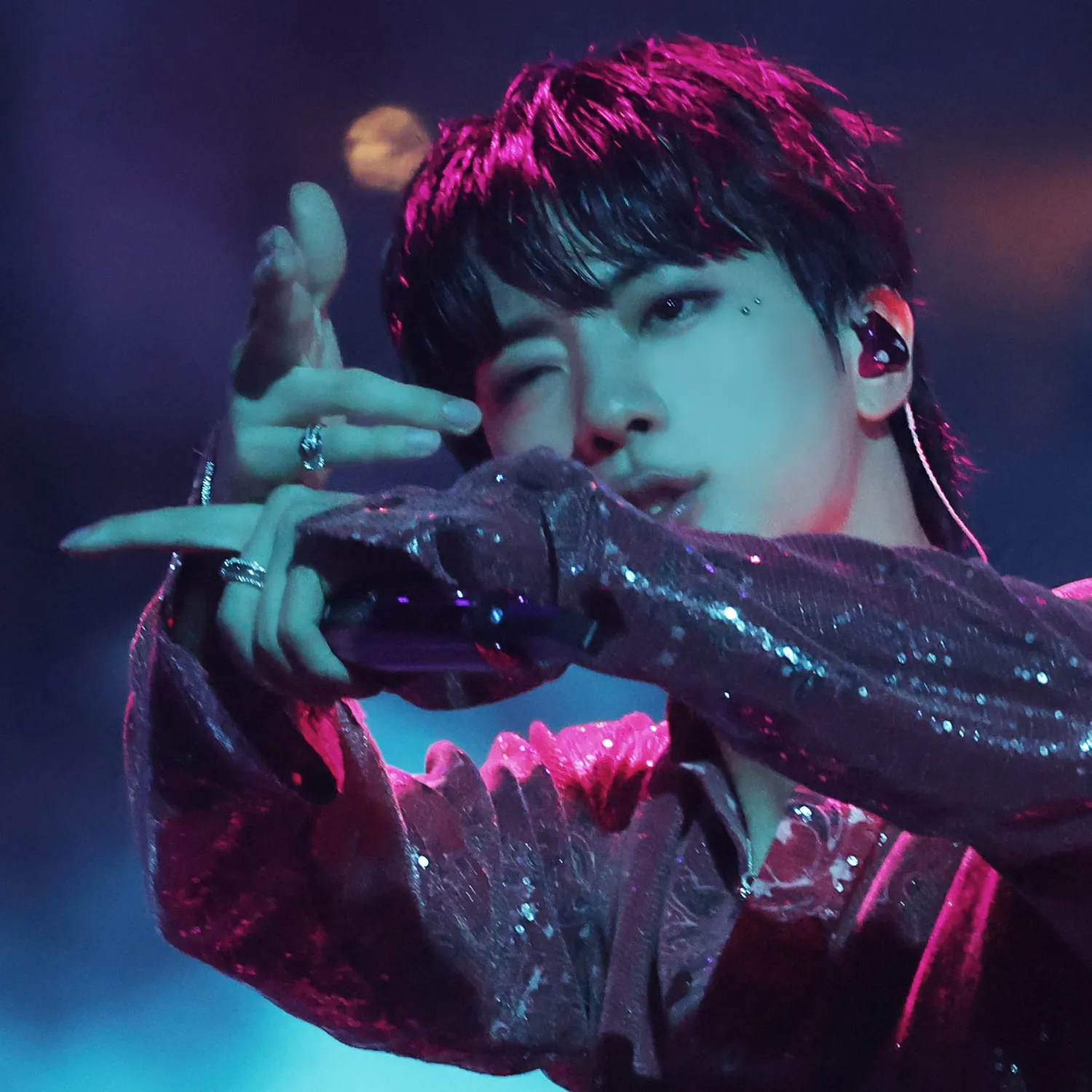 Behind-the-scenes cut of Jin (BTS)