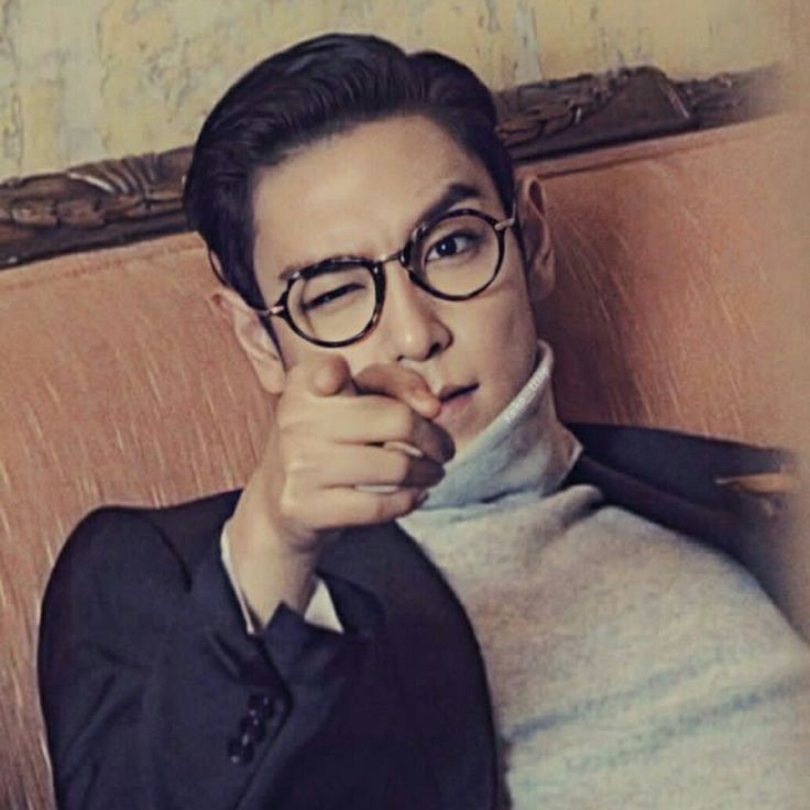 Behind-the-scenes cut of T.O.P