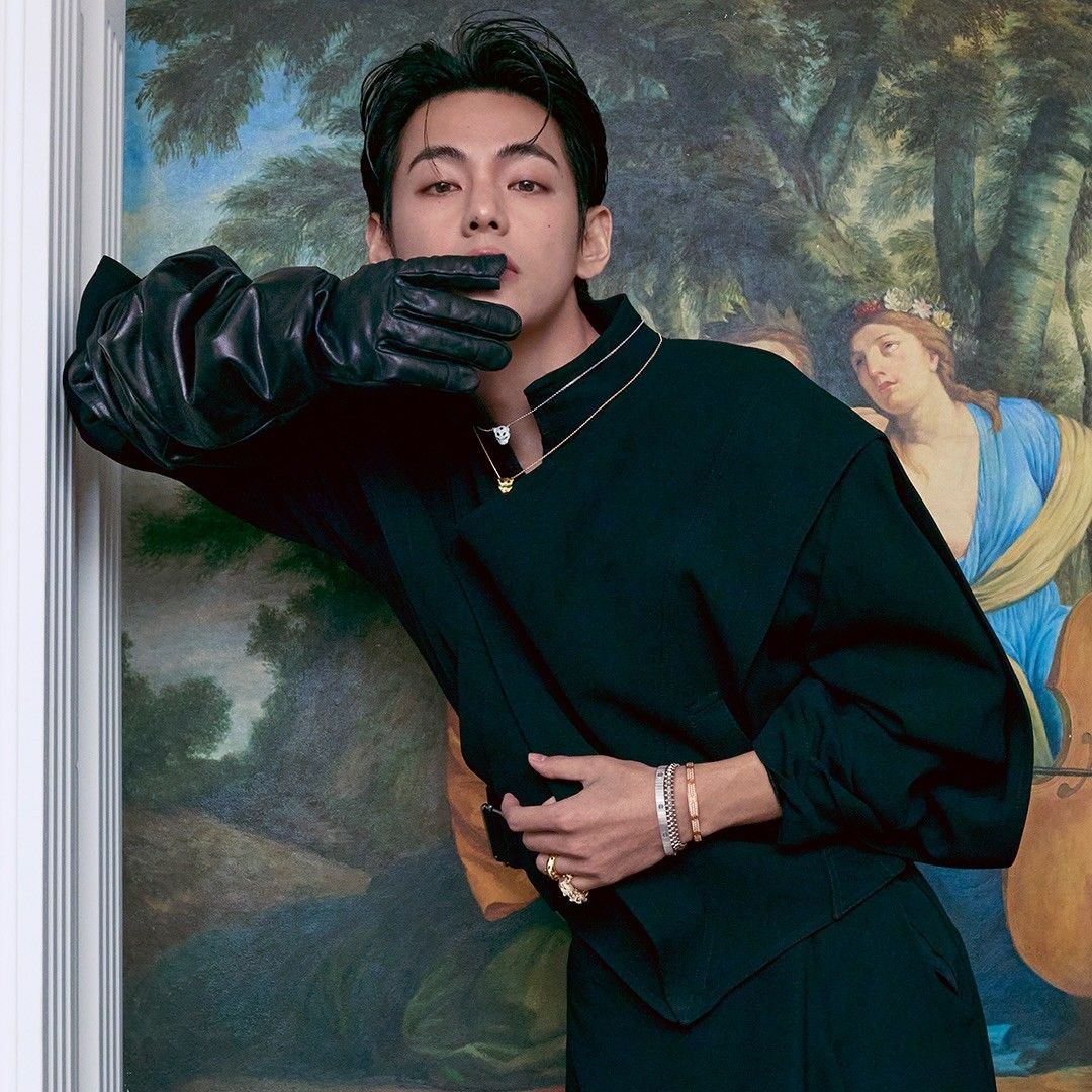 Foto aktivitas terbaru V (BTS)