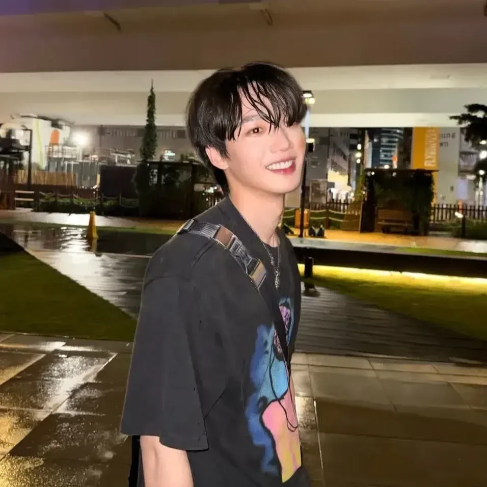 Behind-the-scenes cut of Lim Youngmin