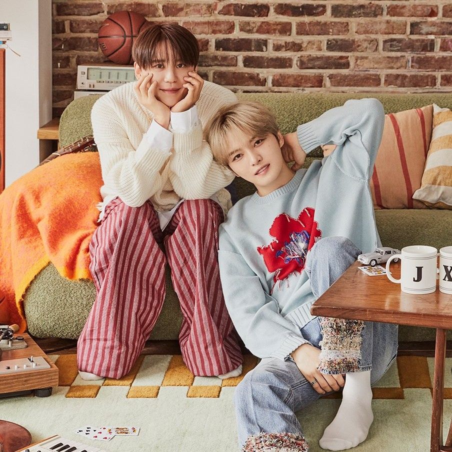 Behind-the-scenes cut of JX