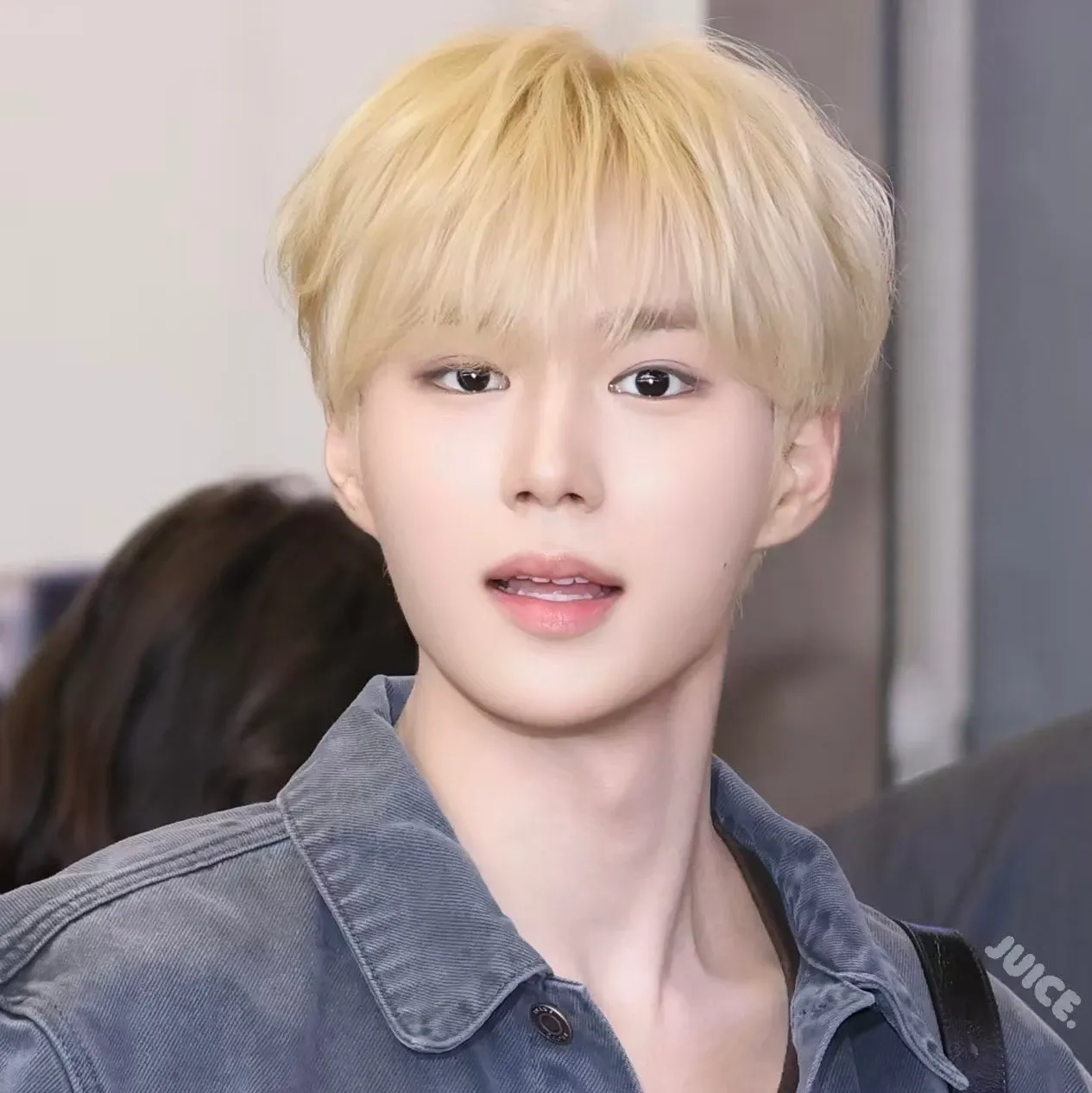 Behind-the-scenes cut of Kim Junseo (ALPHA DRIVE ONE)