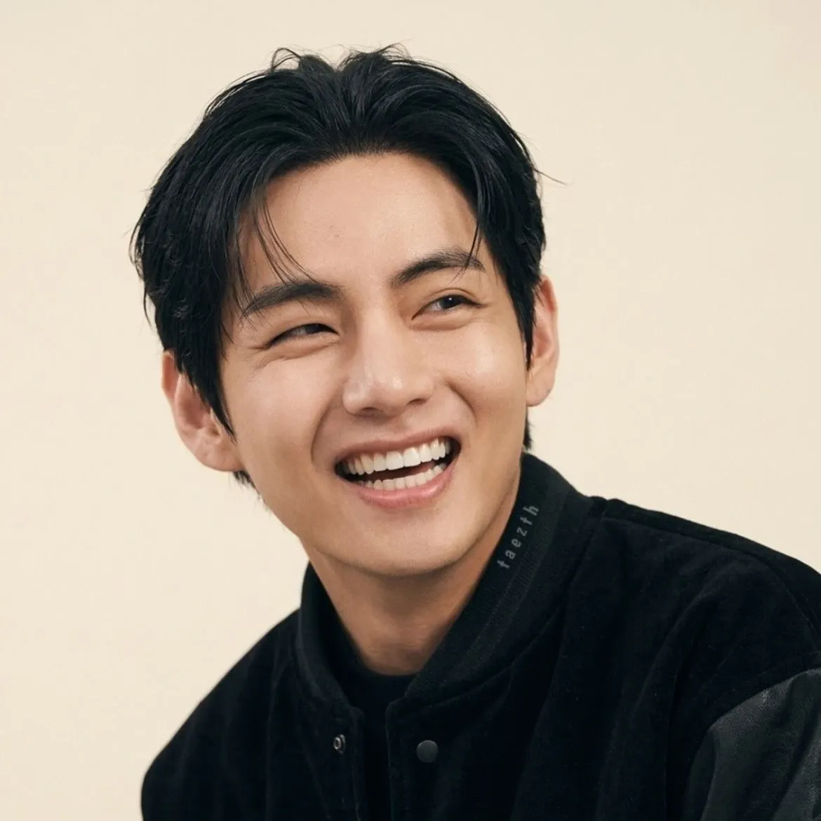 Latest photo of V (BTS)