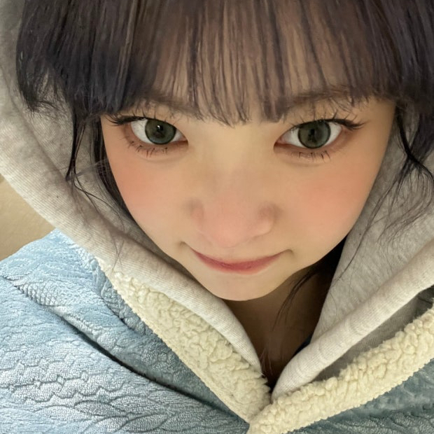 洪恩彩 (LE SSERAFIM)的最新照片