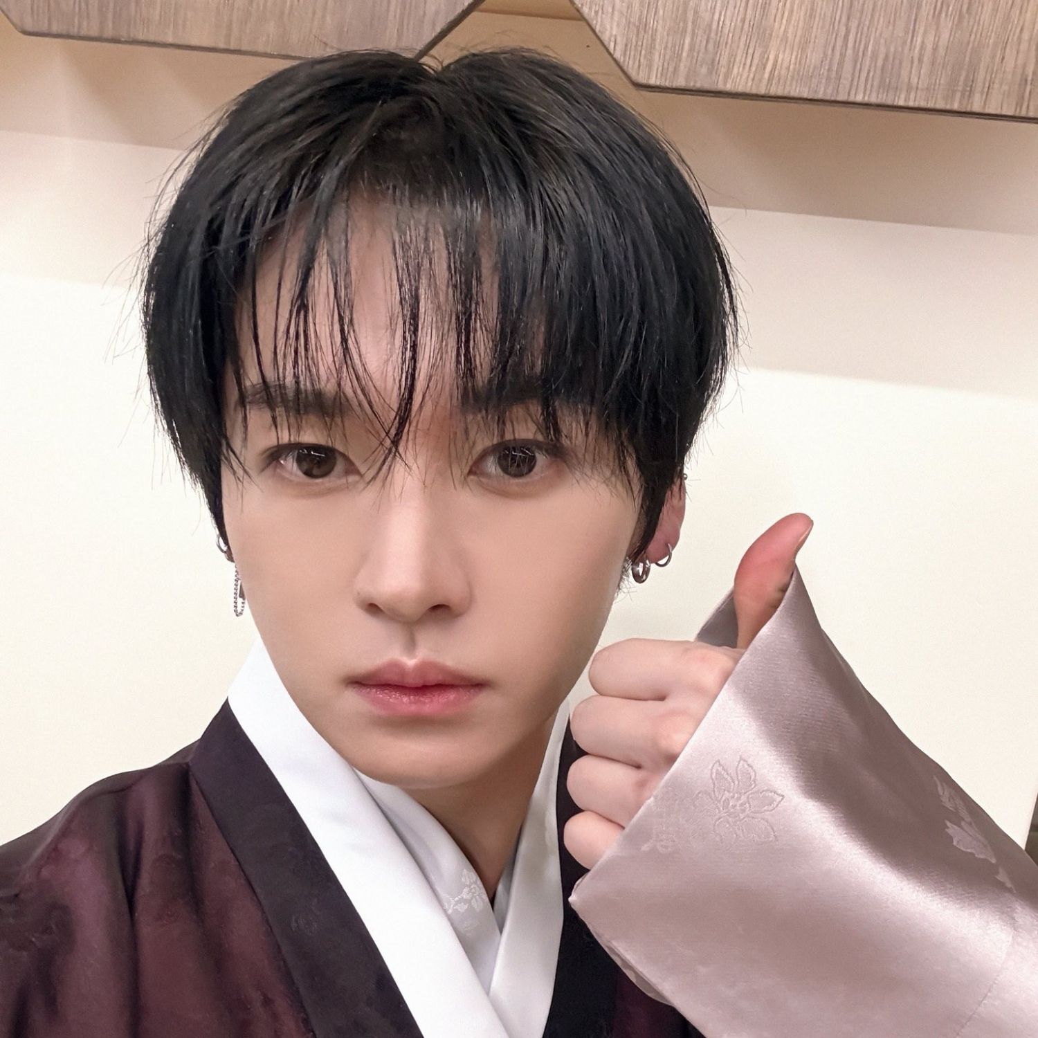 Behind-the-scenes cut of Stray Kids