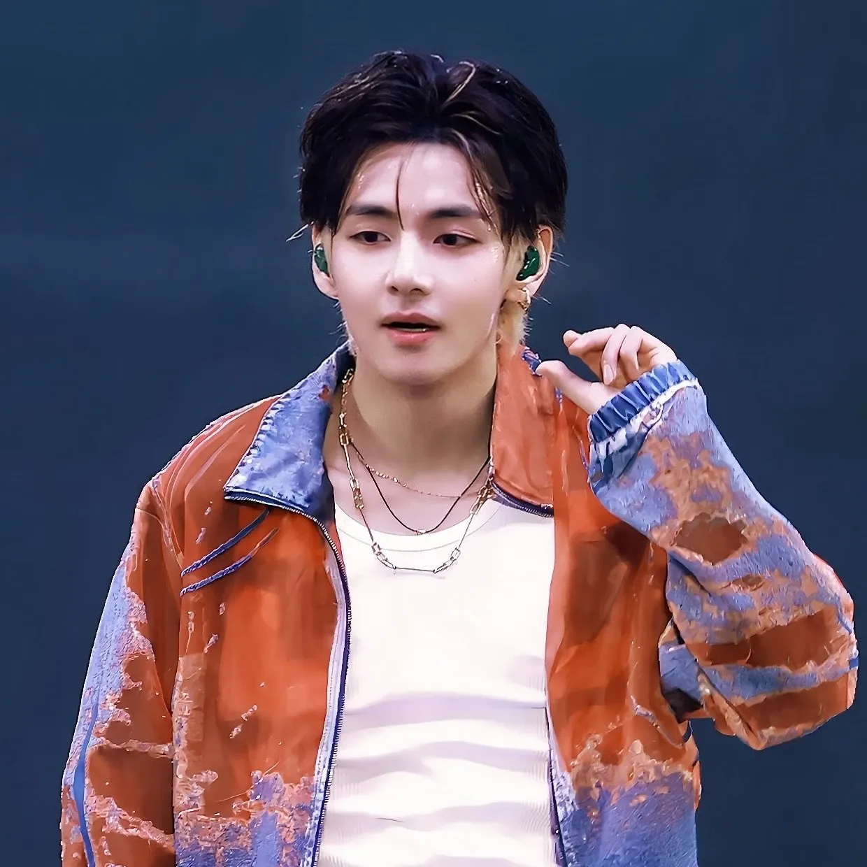 Foto terbaru V (BTS)