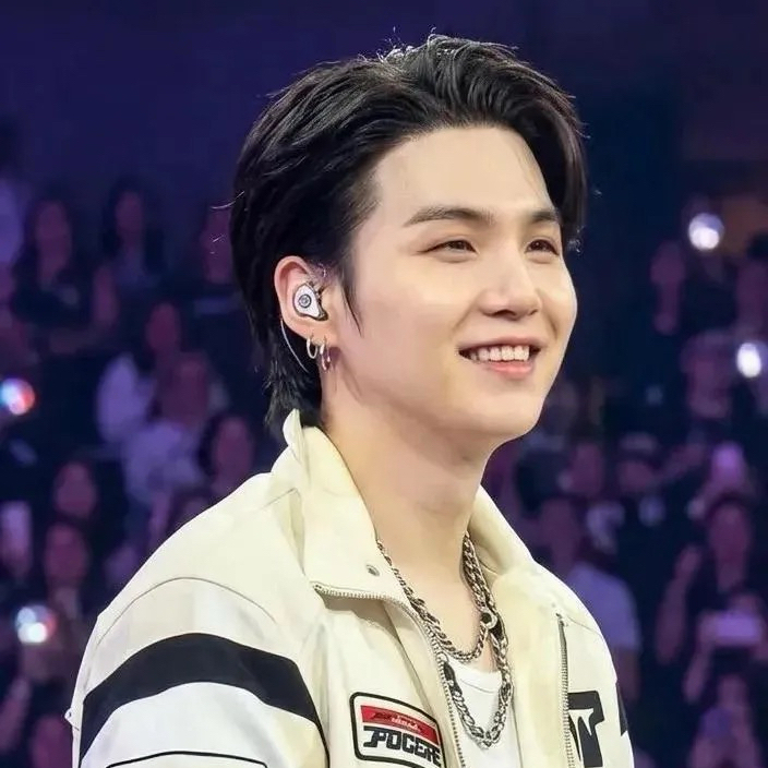Foto terbaru SUGA (BTS)