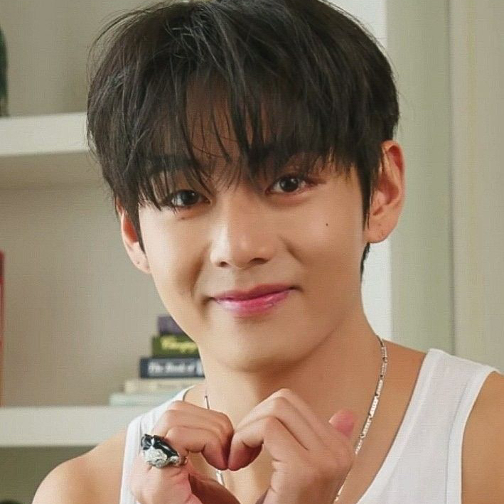 뷔 (방탄소년단)의 비하인드 컷