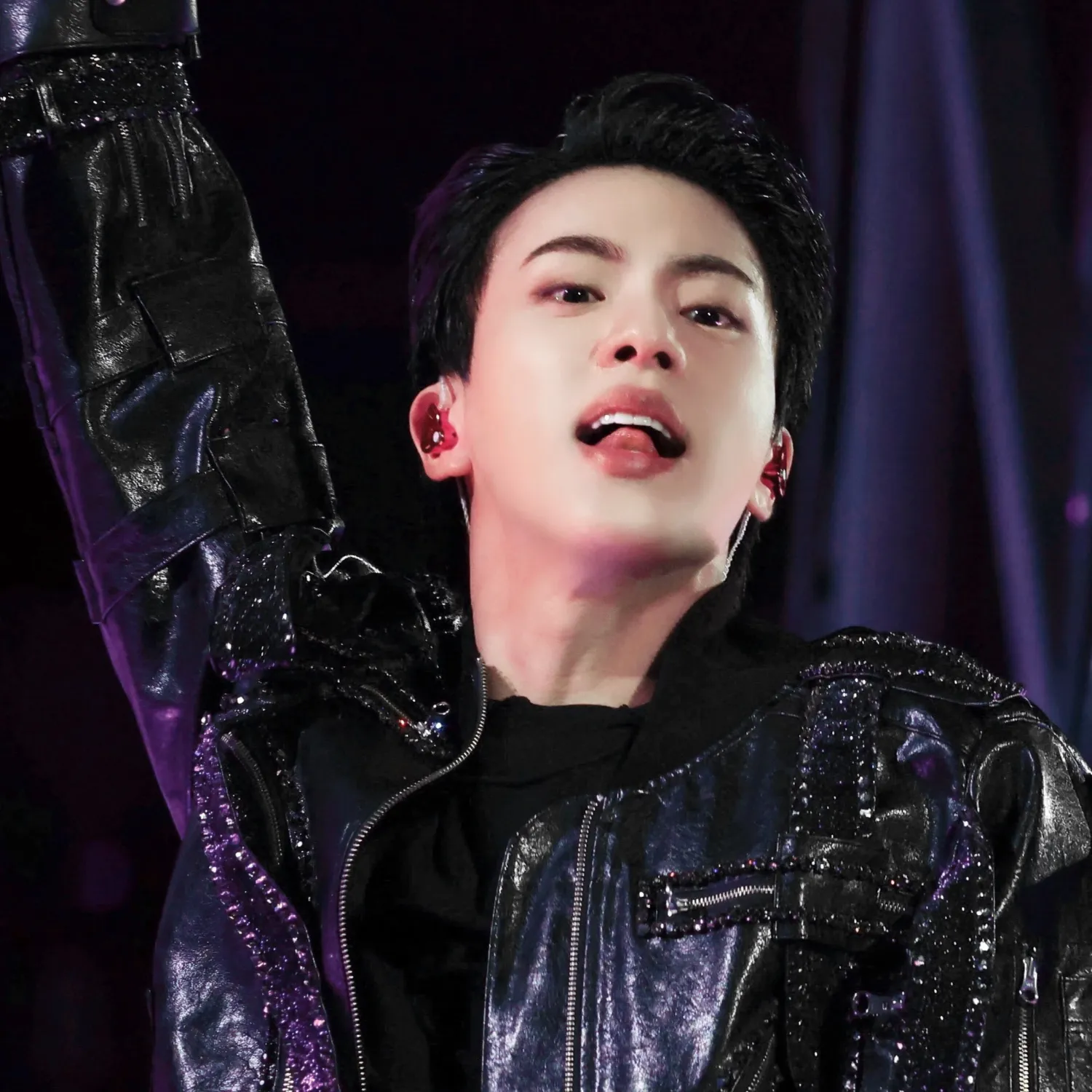 진 (방탄소년단)의 최신 사진